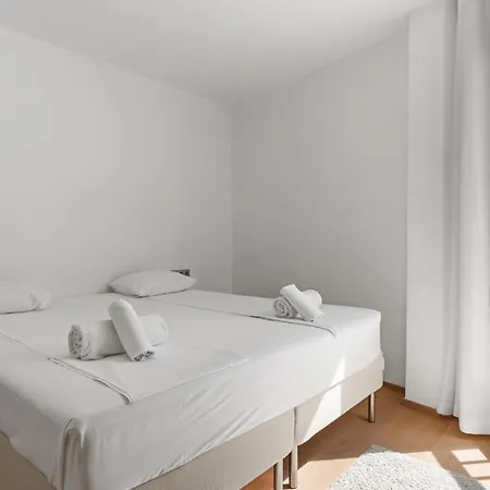 Apartment Elegant By Harbour By Costarentals - Ref 236 *